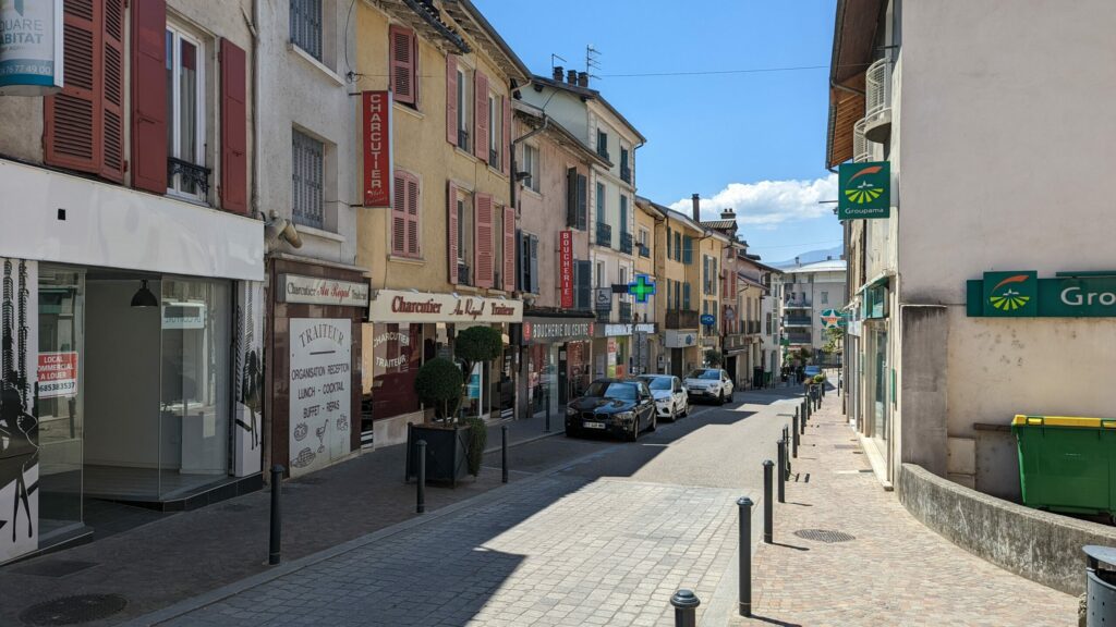 Centre ville de Domène. Vendre sa maison et son appartement à Domène