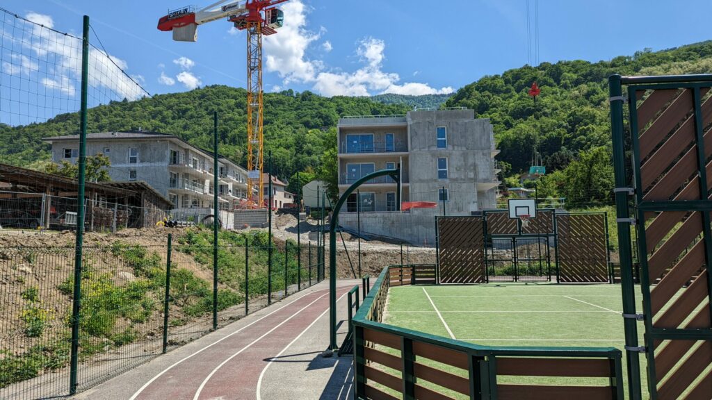 Stade multi-sport à Muriannette